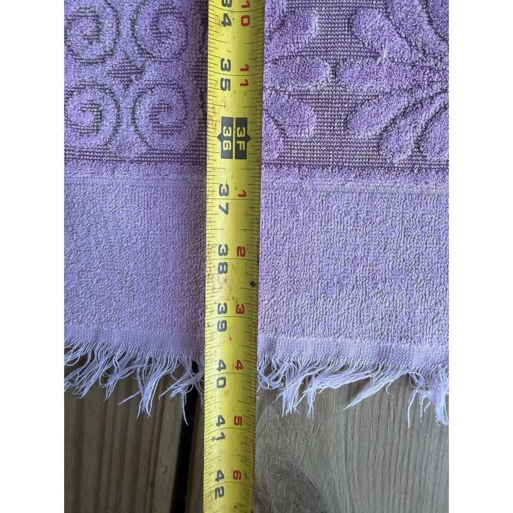 Vintage 1970s Cannon Monticello Pink Sculpted Santa Cruz Fringe Bath Towel